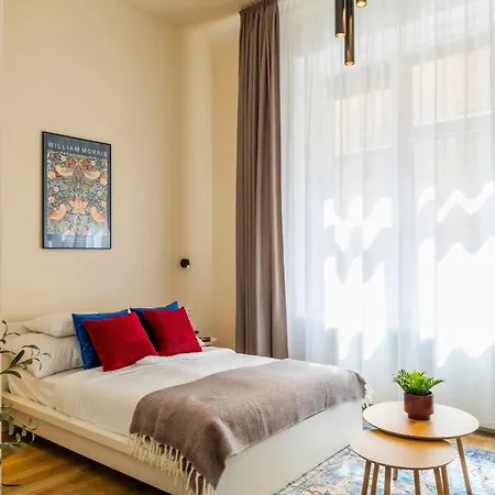 아파트 Melange House Downtown